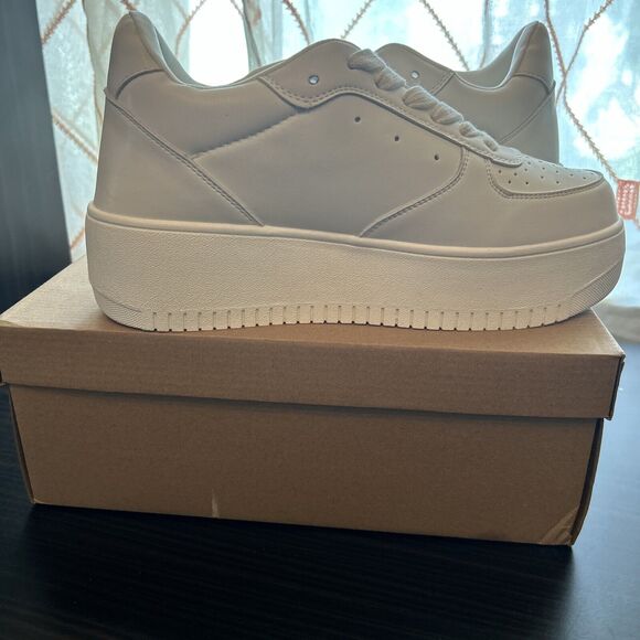 Steve Madden Women's Rocket Sneaker Size 10 White Platform Lace Up 2" Heel - Picture 2 of 9